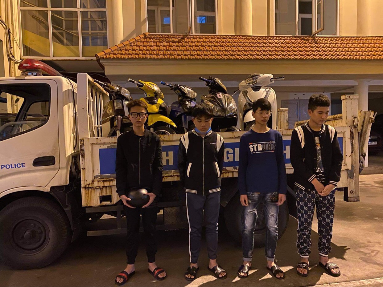 Tiếp tục bắt giữ các “quái xế”  tuổi vị thành niên trong ngày 27 và 28/3/2021